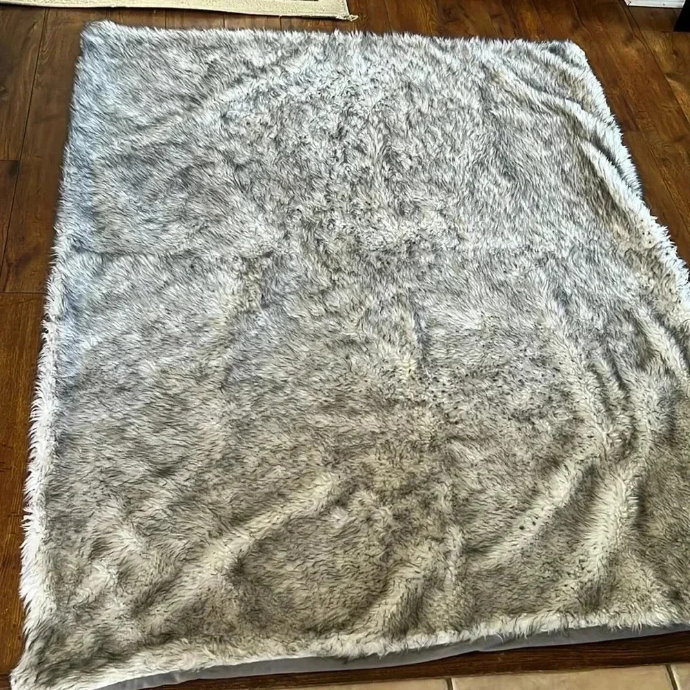 Threw Blanket or Rug